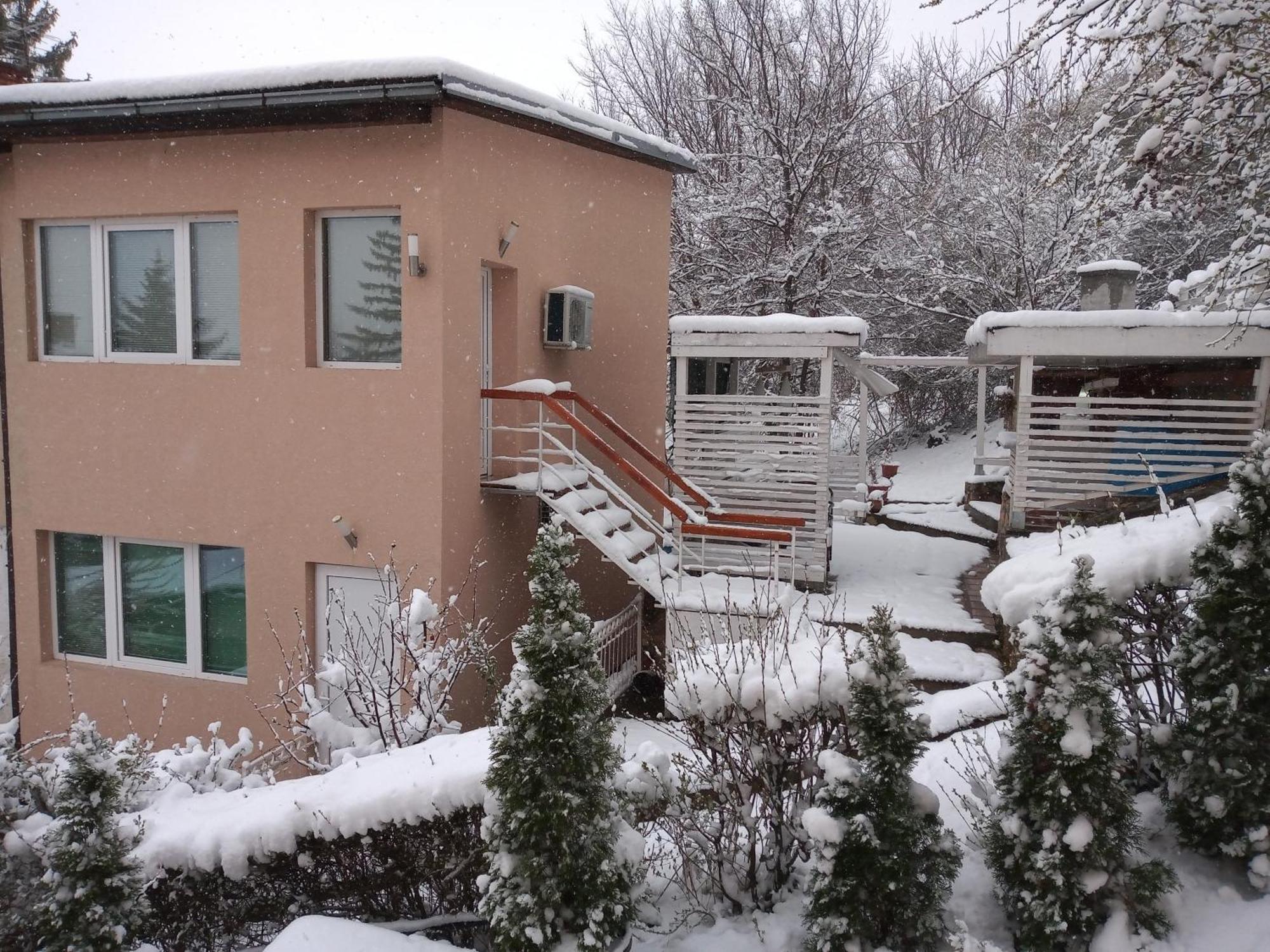 Studio Apartmani Pergolo Centar Soko Banja Exterior photo